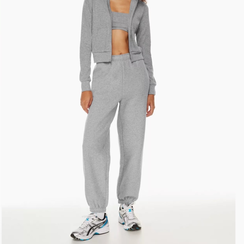 Aritzia TNA cropped waffle zip up sweater brand new